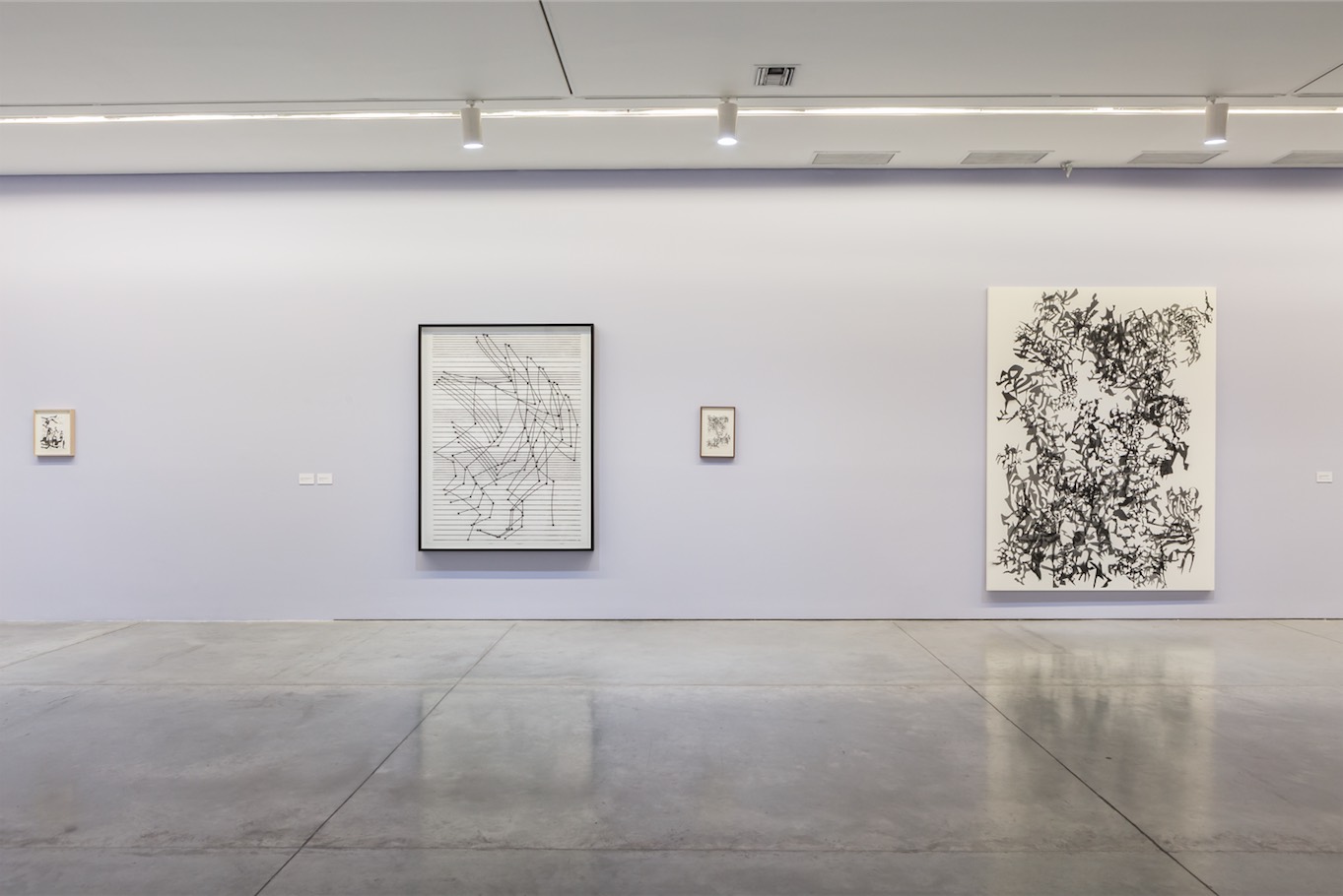 Exposición de pared Herramientas de Trabajo Carlos Amorales