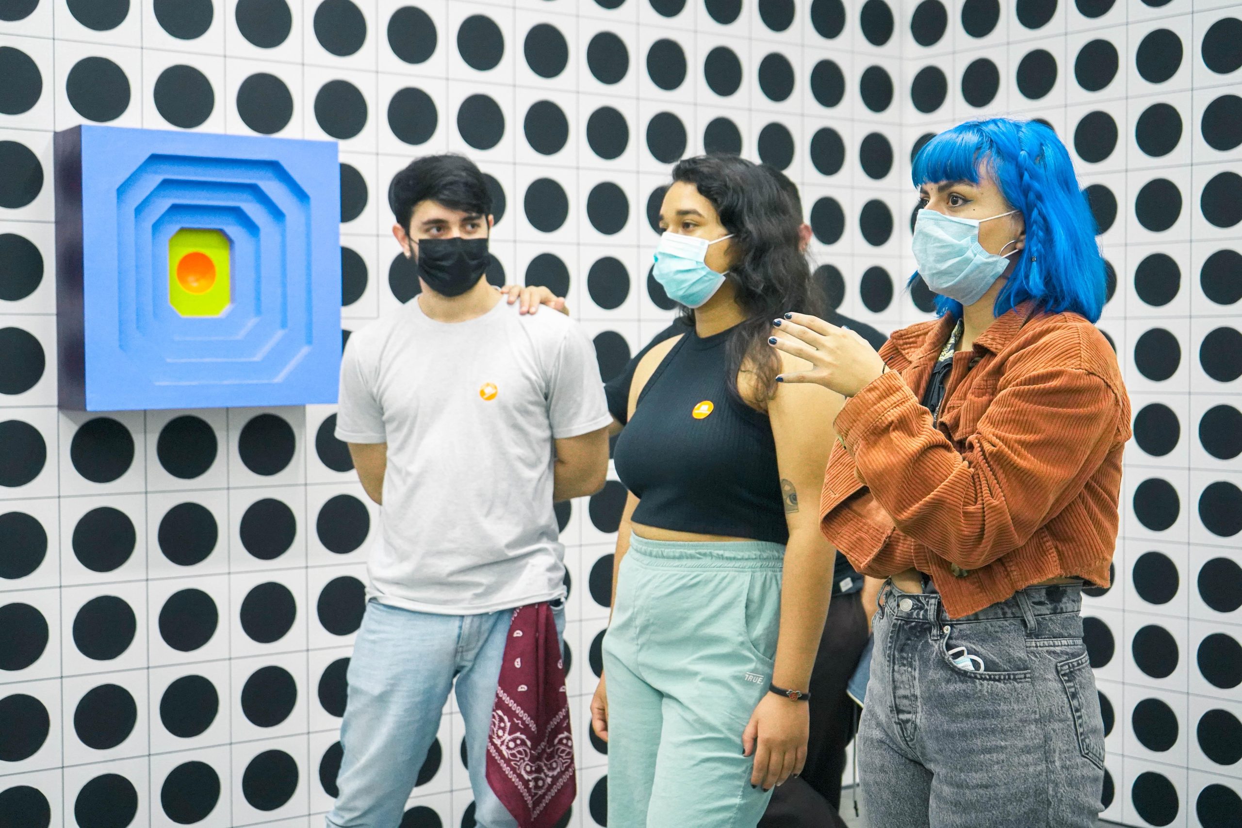 Exposición El Espejo Rodrigo Hernandez recorrido