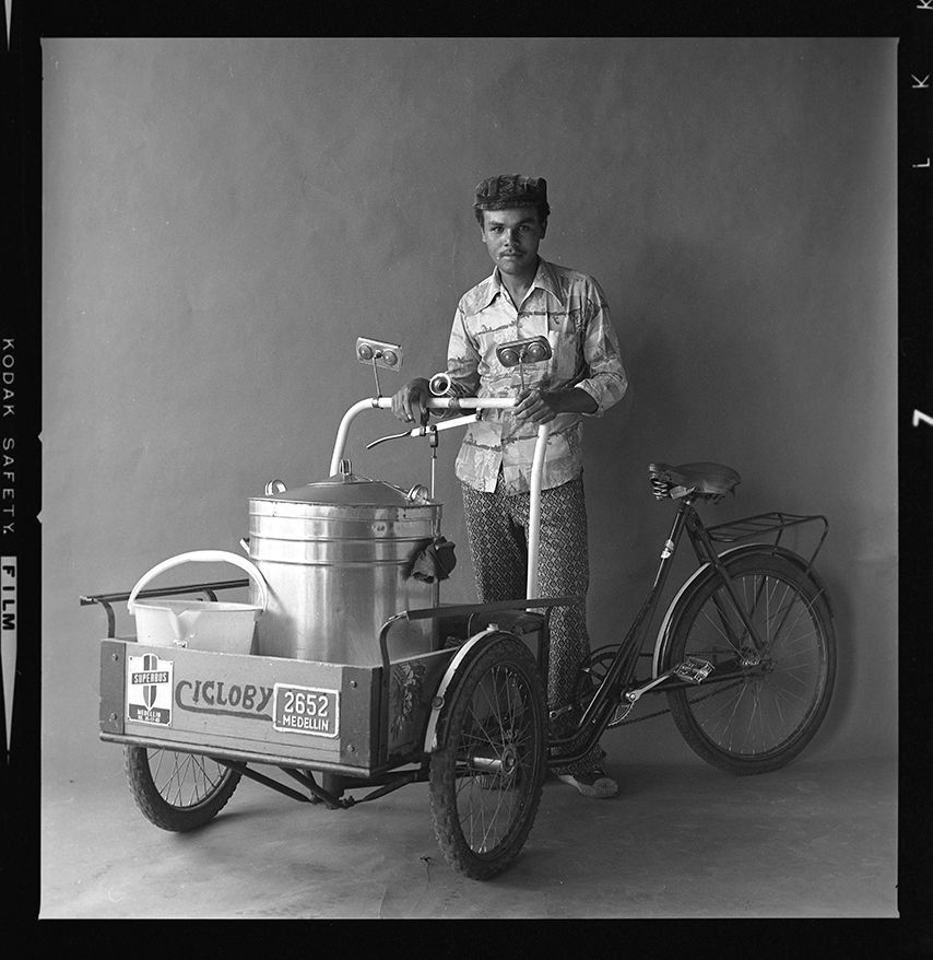 Obra del artista León Ruiz: Vendedor de avena