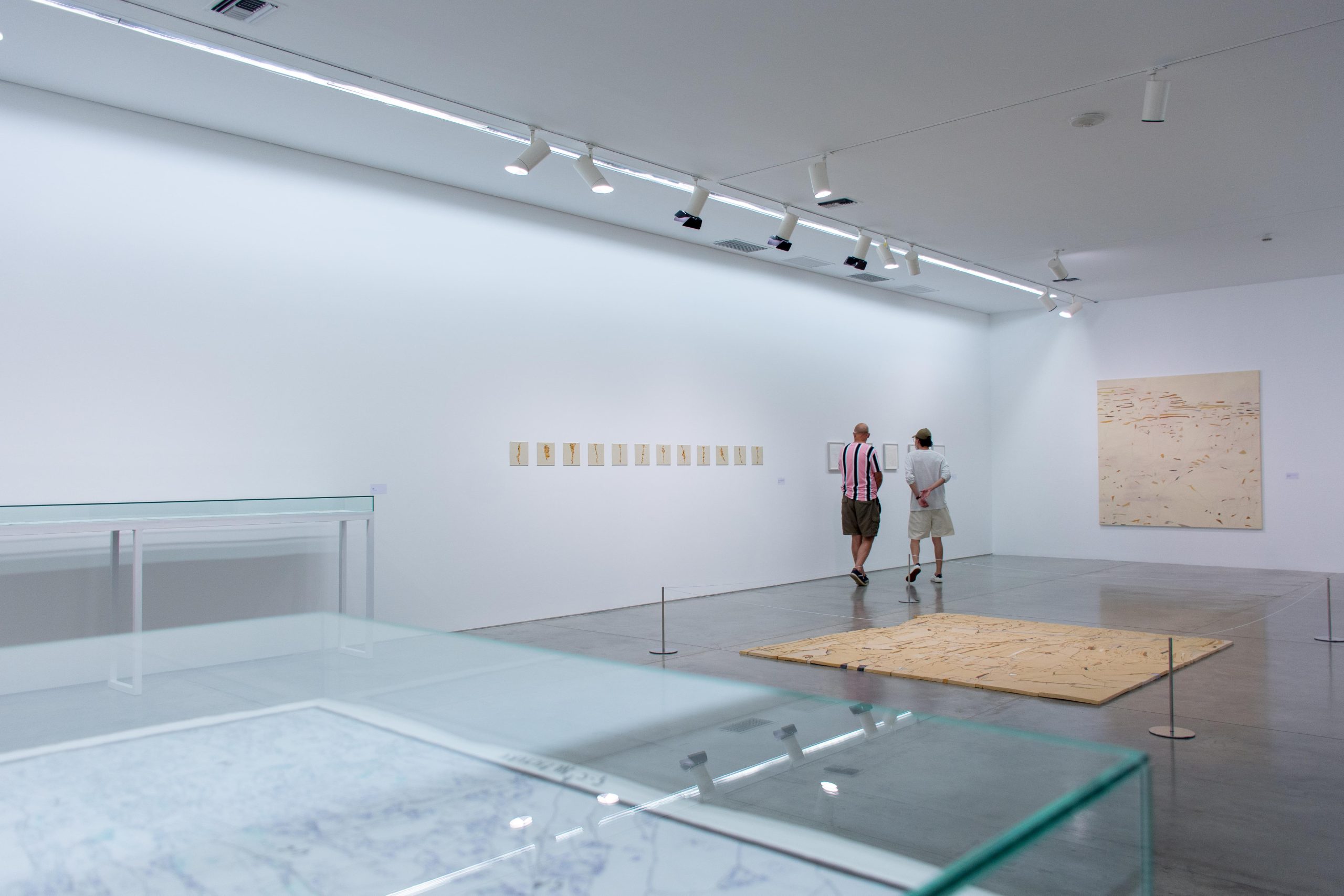 Exposiciones MAMM: sala Amarillos, obra de Irene Kopelman