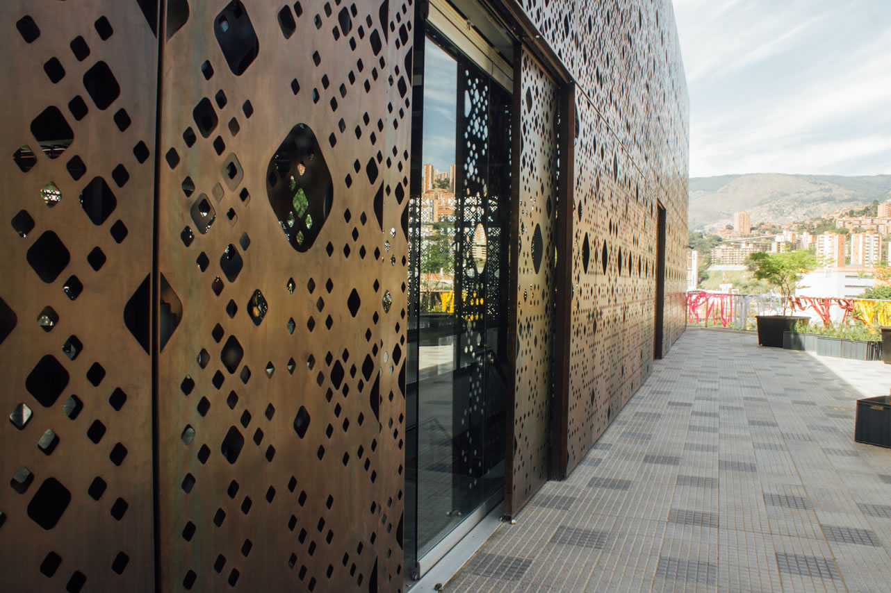 Foto de la fachada del salón de eventos del MAMM