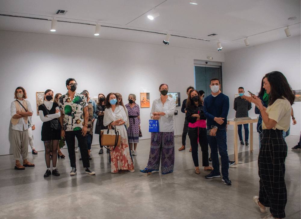 Amigos MAMM con la curadora Claudia Segura