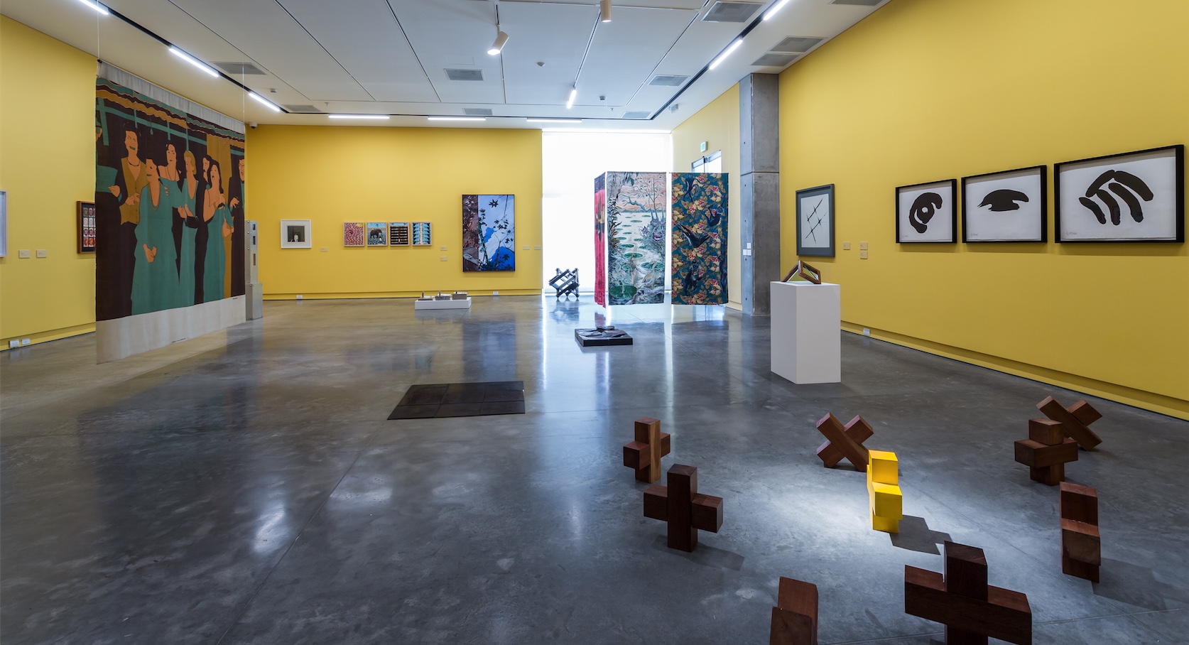 Exposición Año cero Colección del MAMM obra en el piso