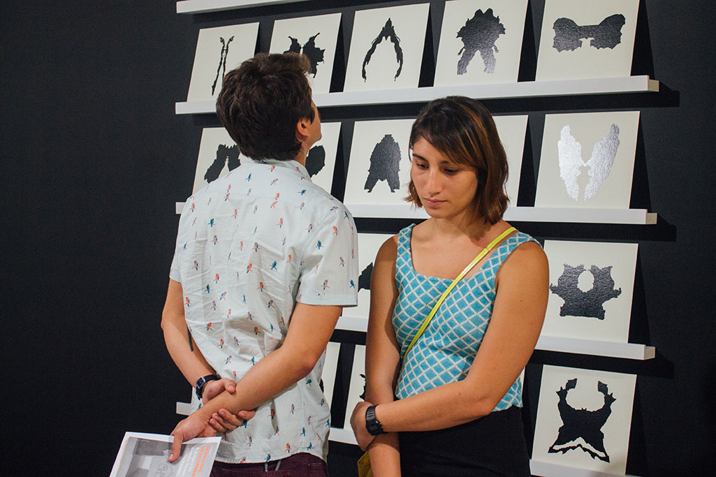 Exposición dibujos en hojas Exposición En y entre geografías