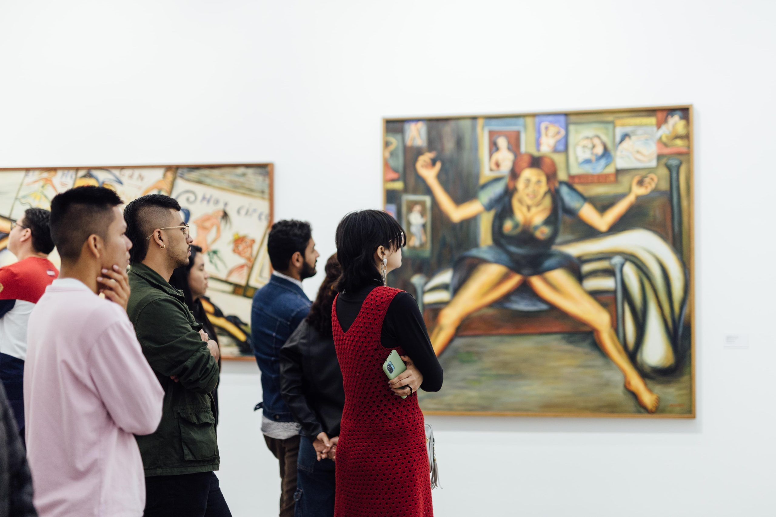 MAMM Exposiciones: visitantes disfrutan de la obra de Débora Arango y la denuncia social