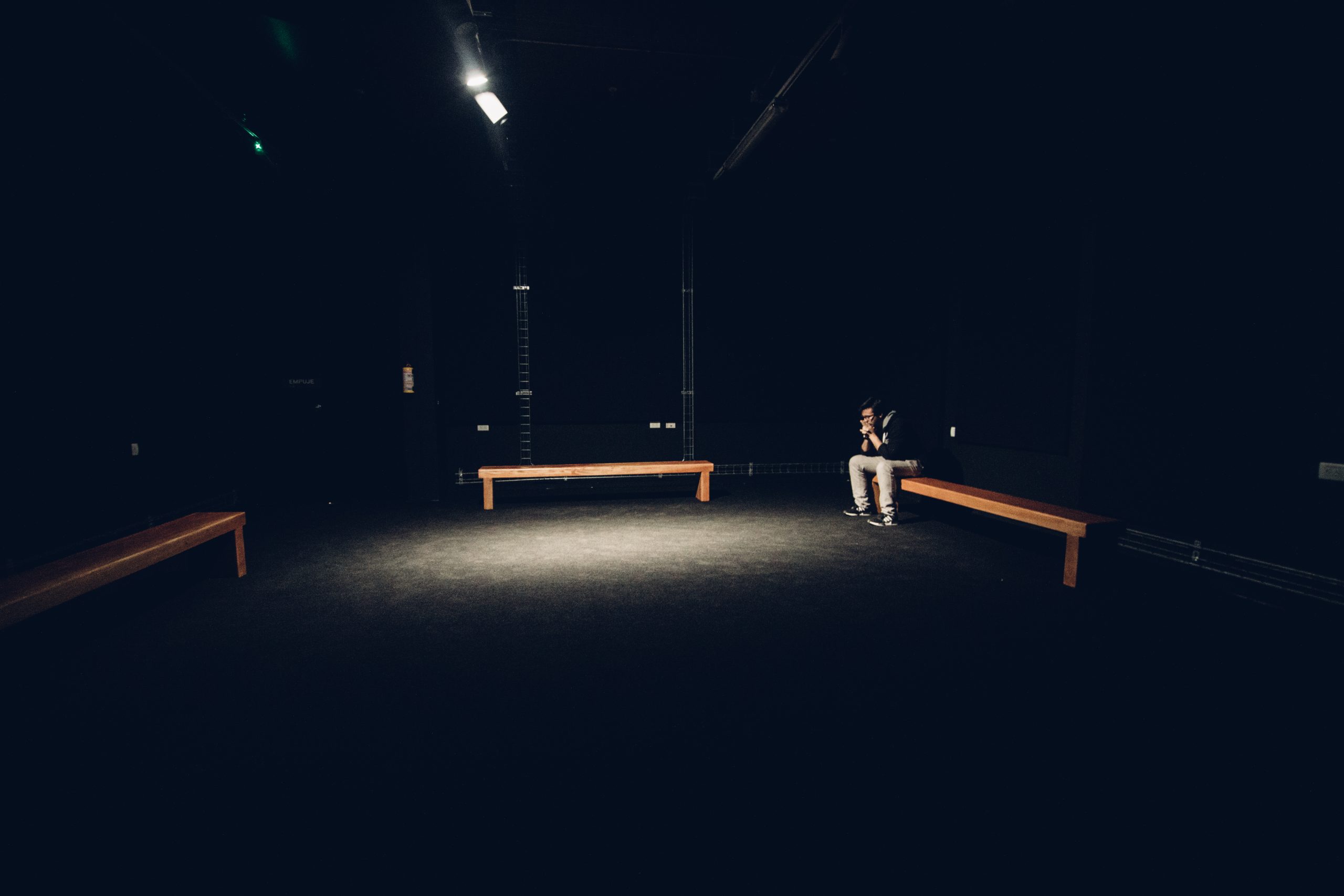 Exposición La capilla Rothko sala del mamm Morton Feldman sala oscura