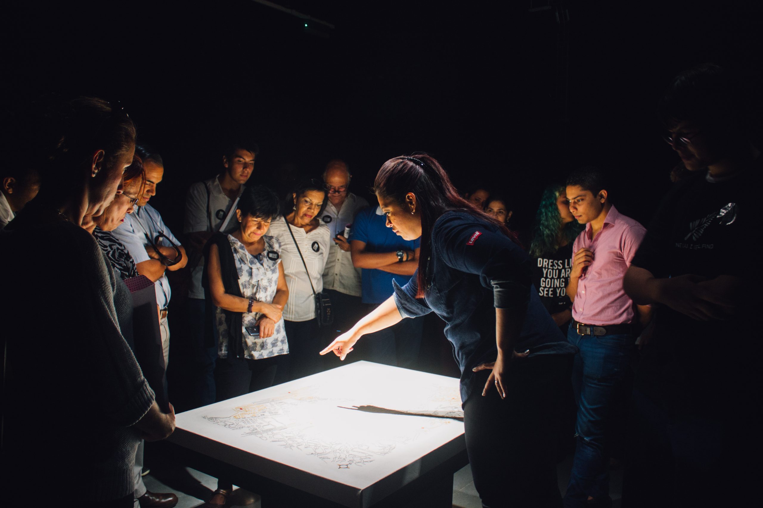 Exposición Territorio Táctil carlos Gómez sala del mamm