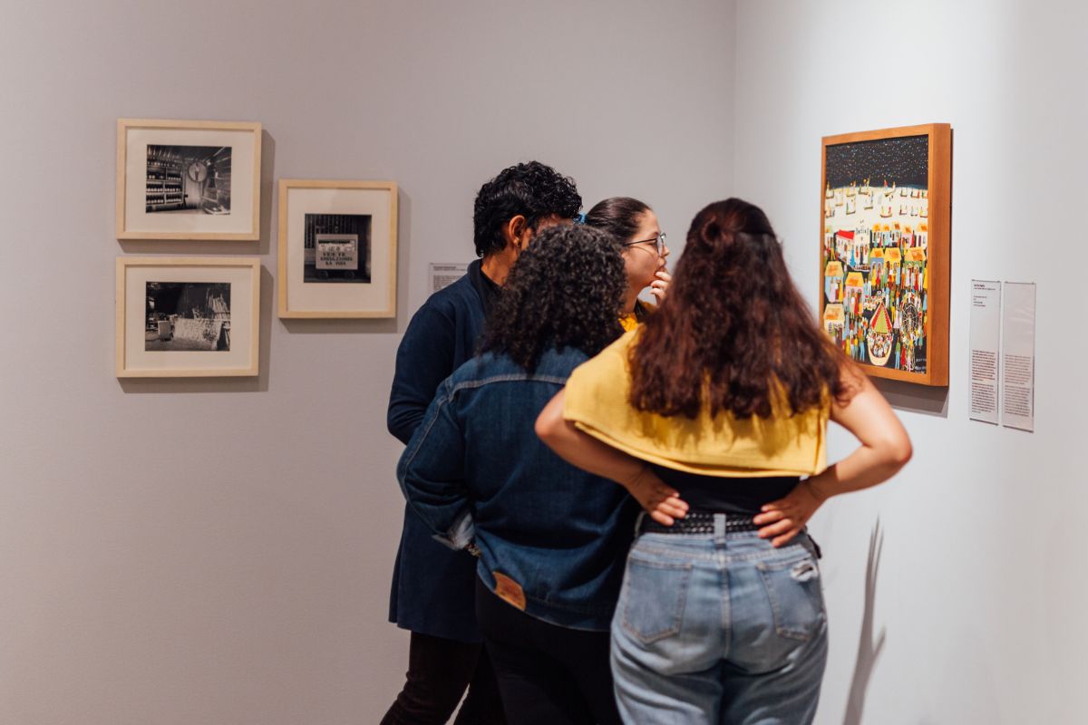 Personas en exposición MAMM