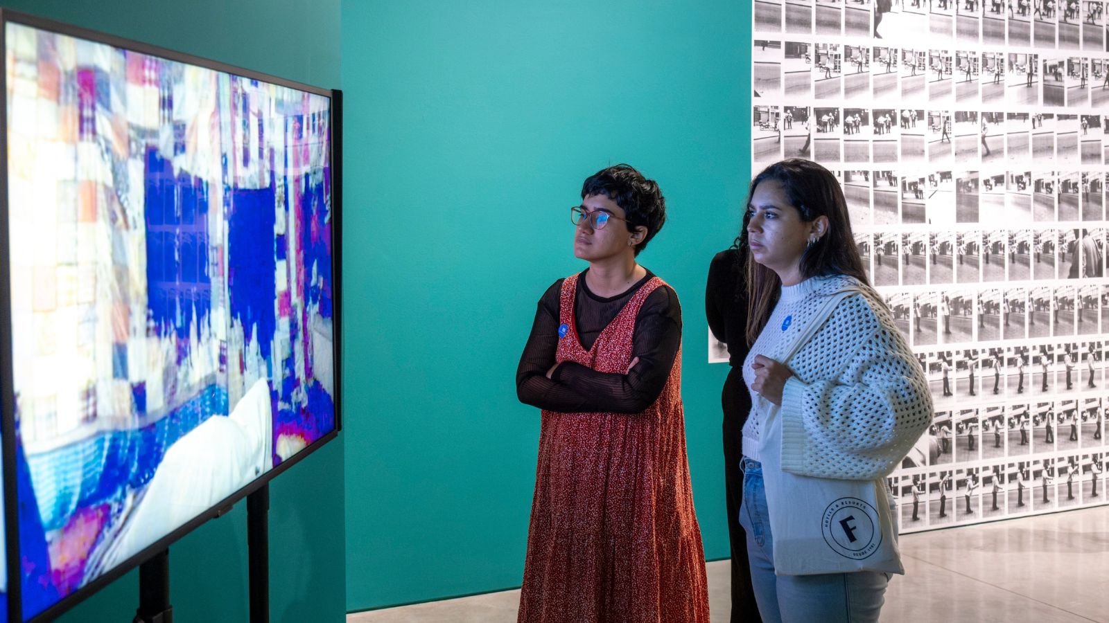 Fotografía en la exposición Desafiar. Atravesar el sol desde un gran Pacífico