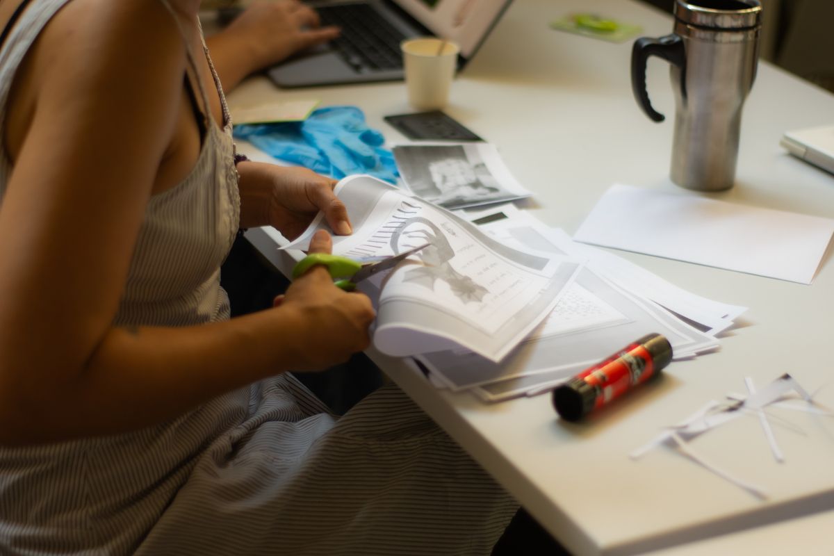 Fotografía de participante de taller con mediadores