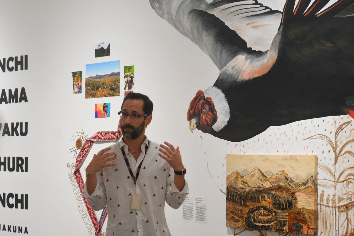 Fotografía de Emiliano Valdés en la exposición Tiempo para escucharnos