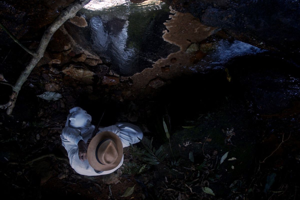 Fotograma de la película Las mil muertes de Antonio Parreiras