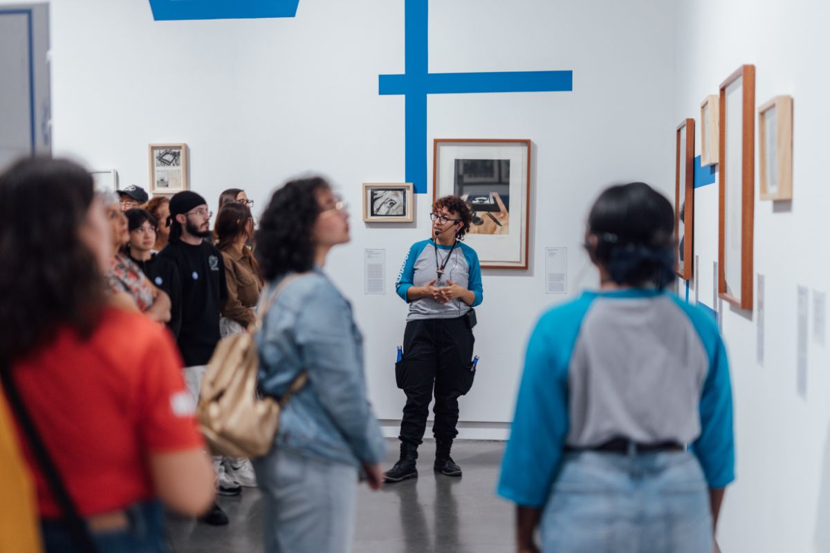 Fotografía de un recorrido comentado por Señal abierta