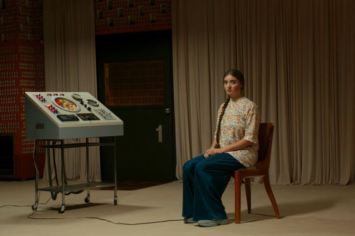 Fotograma de la película Un futuro brillante