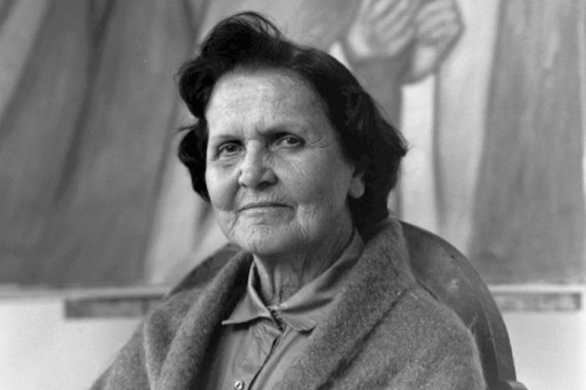 Fotografía de la maestra Débora Arango