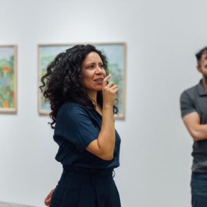 Fotografía de Marielsa Castro en recorrido por la exposición Bubuia