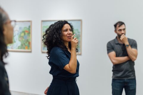 Fotografía de Marielsa Castro en recorrido por la exposición Bubuia