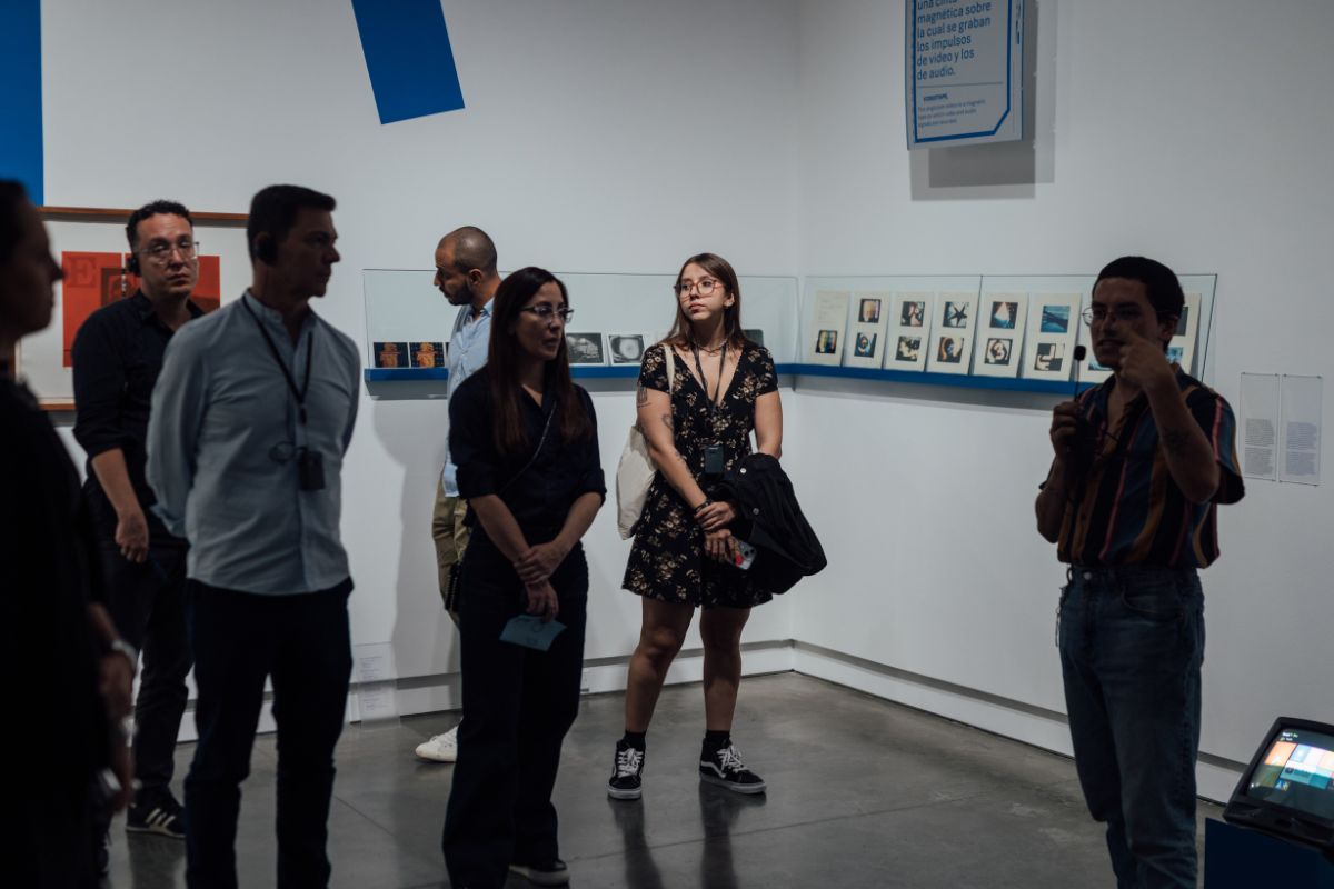 Fotografía del preview Amigos MAMM por la exposición Señal abierta