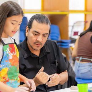 ¿Dónde empieza una línea? Dibujo expandido para infancias curiosas