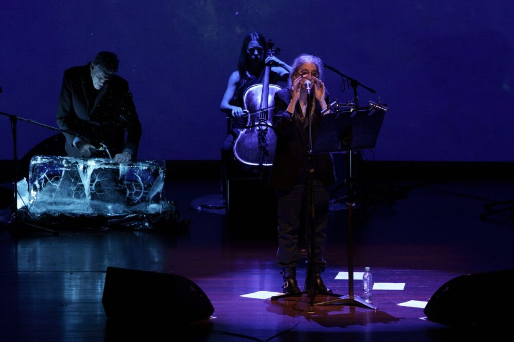 Fotografía de Soundwalk Collective y Patti Smith en Correspondences Live