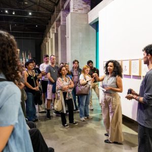 Foto de recorrido comentado con Marielsa Castro