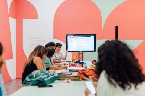 Fotografía de taller de la Escuela Feminista de Pintura