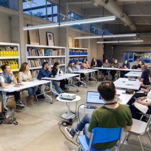 Fotografía en el club de lectura de la Biblioteca MAMM