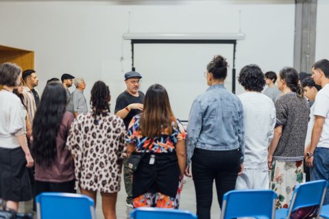Fotografía de escucha comentada con León David Cobo