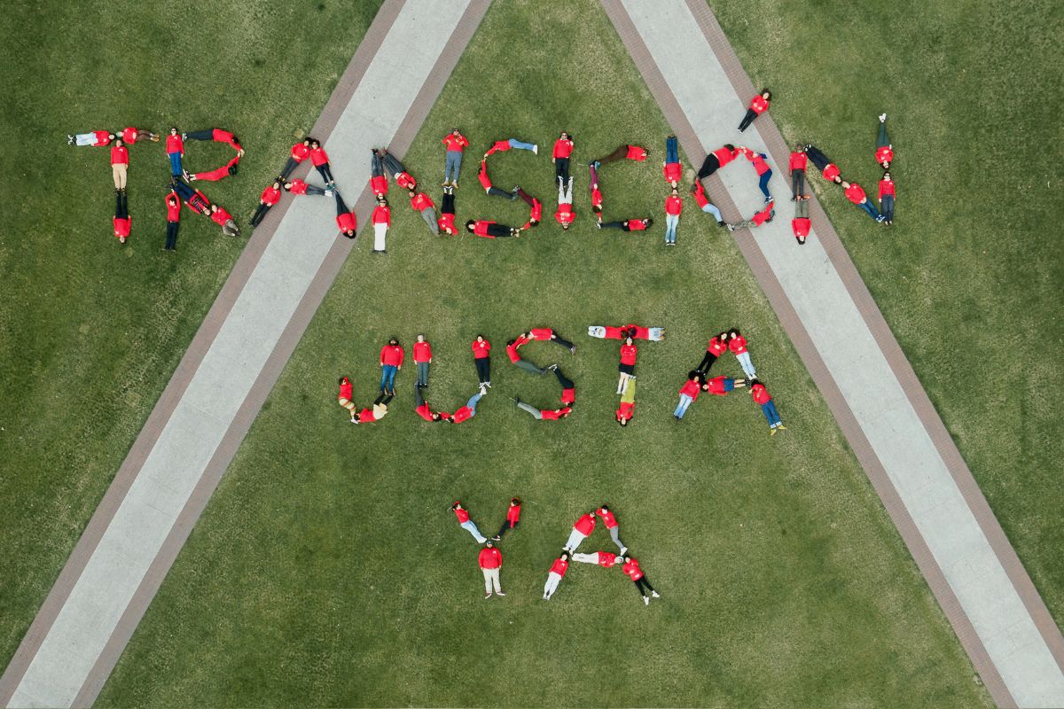Foto de la geocoreografía de Carolina Caycedo 'Transición justa ya'