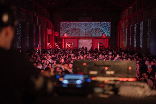 Fotografía de fiesta en Nave central del Museo