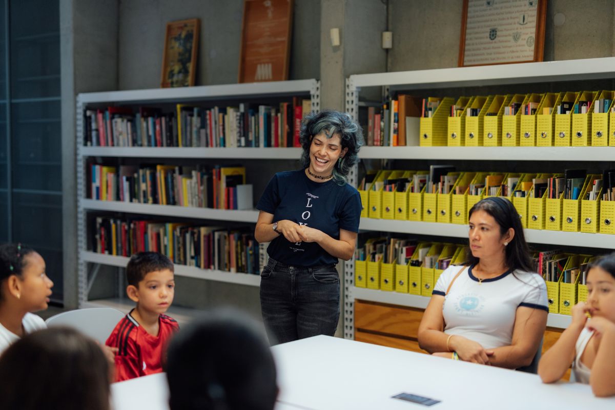Story time: Family Readings