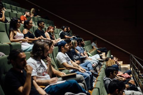 Foto masterclass la habitación propia de Débora Arango