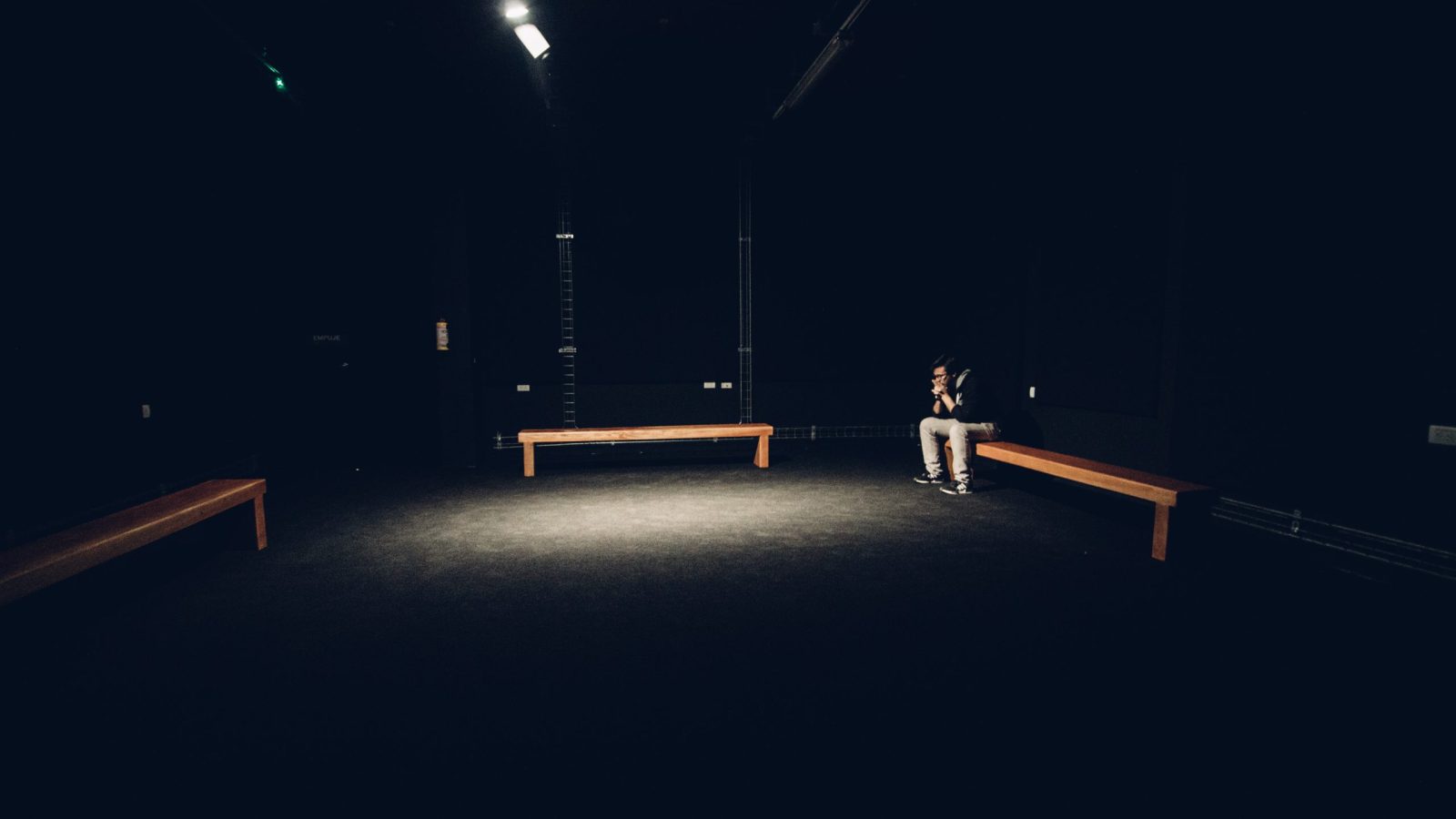 Exposición La capilla Rothko sala del mamm Morton Feldman sala oscura