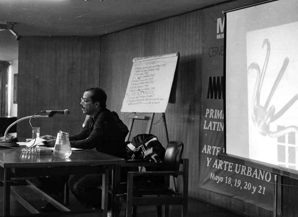 Conferencia Álvaro Barrios