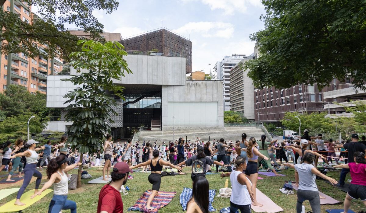 Fotografía de yoga al aire libre
