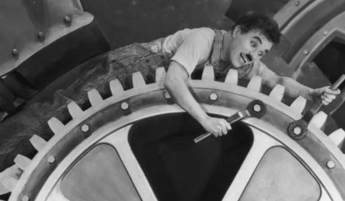 Charles Chaplin en la película Tiempos modernos