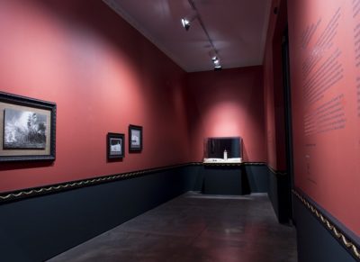 Salon rojo de la exposición: El genio secreto del catalejo