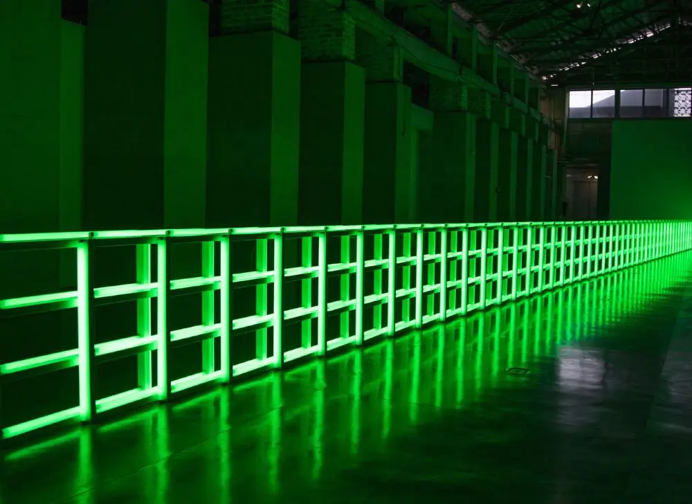 Exposición de Dan Flavin: Espacio y luz