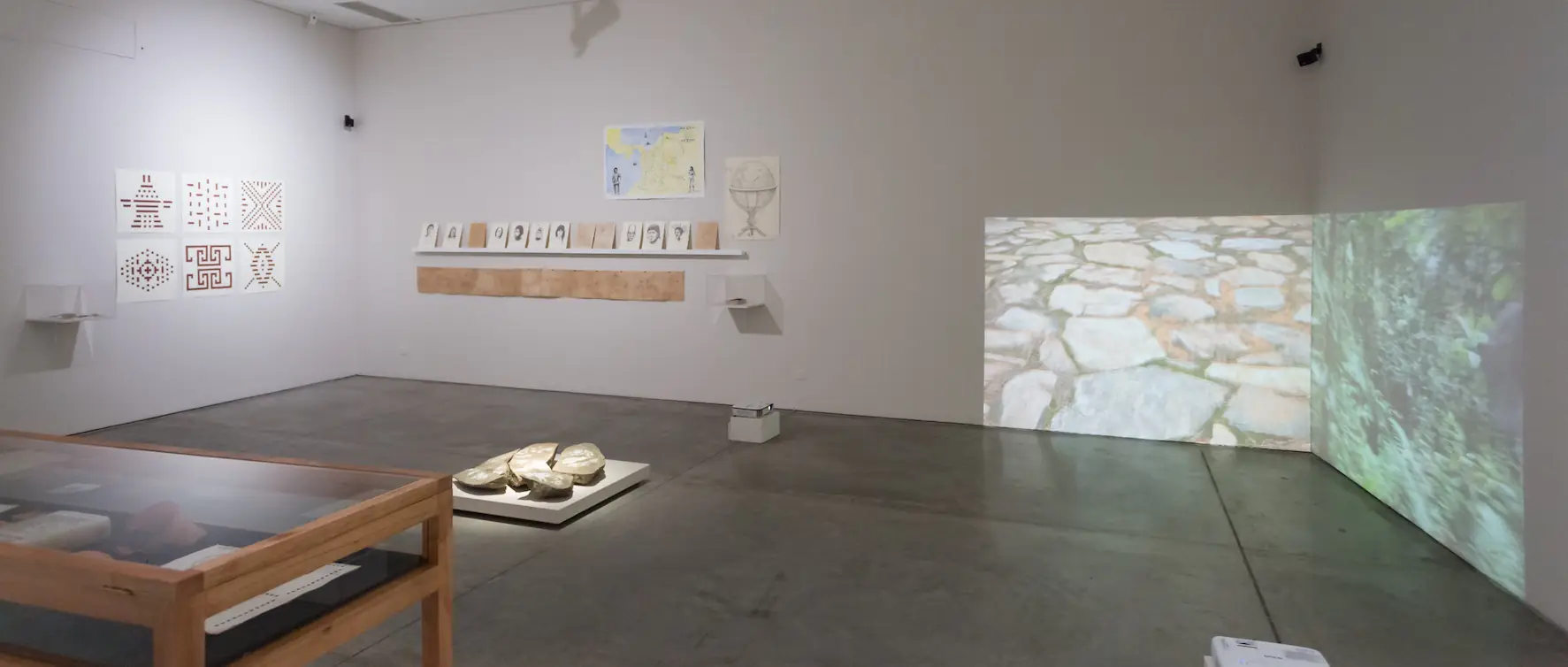 Exposición Jorge Mejía Brevísima relación de la construcción de las indias sala del mamm