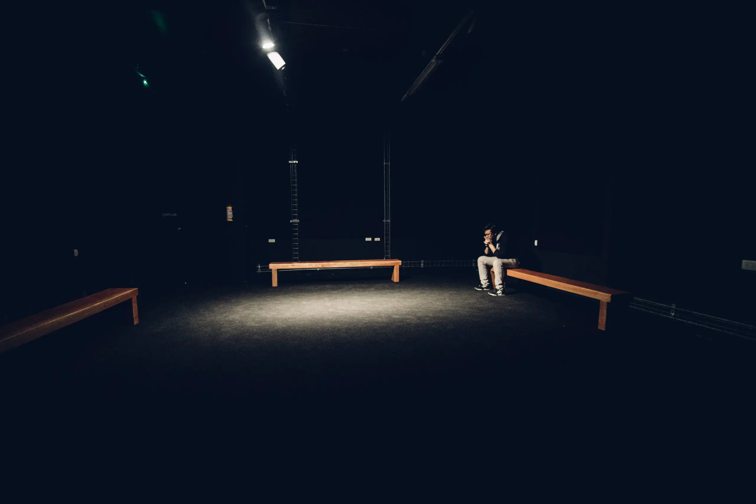 Exposición La capilla Rothko sala del mamm Morton Feldman sala oscura