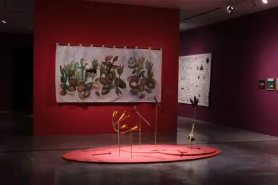 Fotografía de la exposición La luz, el fuego y la ceniza