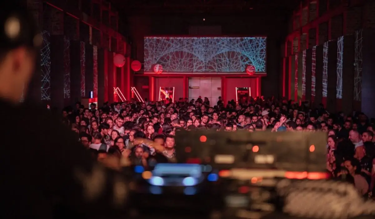 Fotografía de fiesta en Nave central del Museo